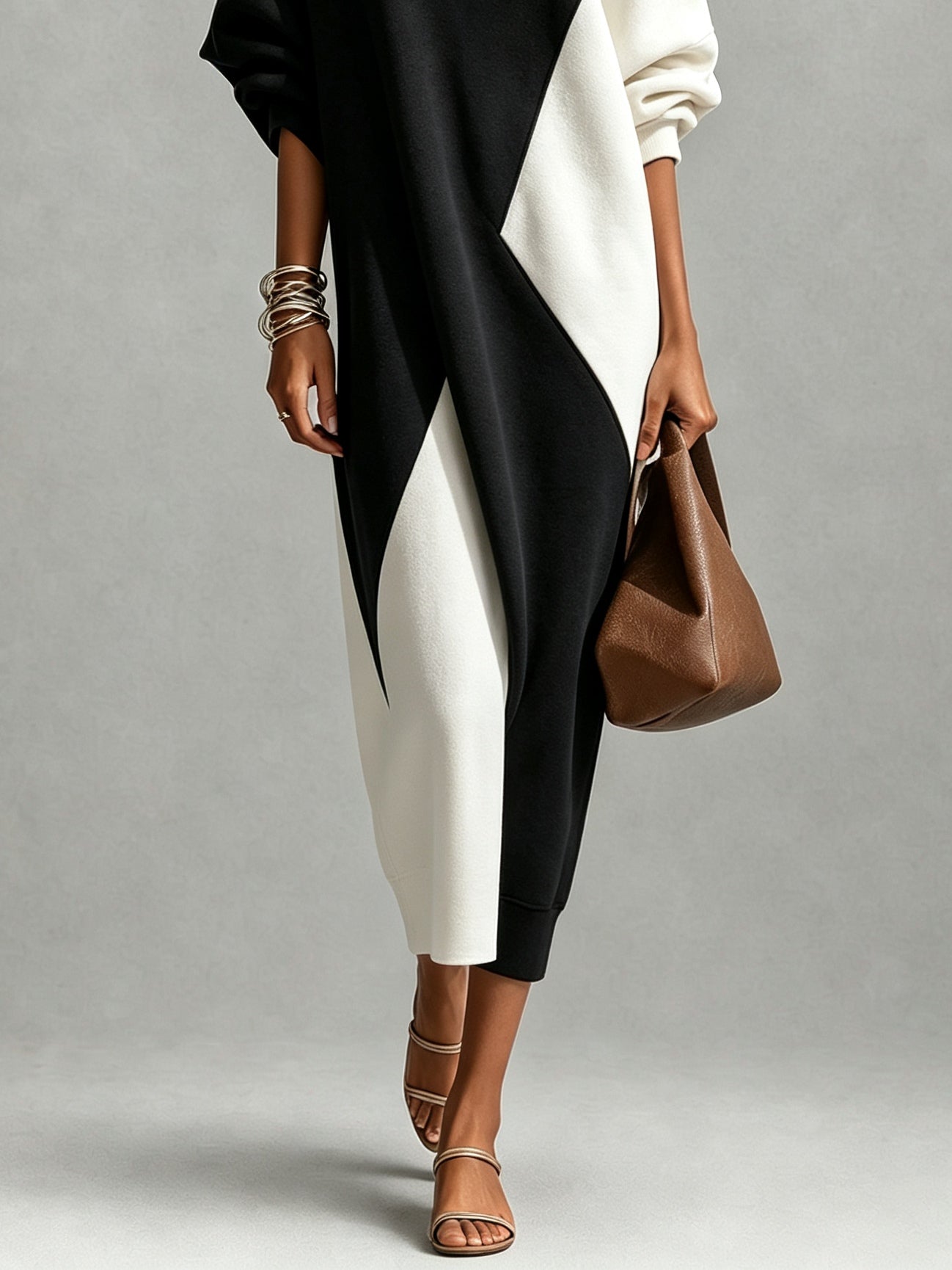 Effortless Black Colorblock Kaftan Maxi Dress for Women with V-Neck Batwing Sleeve Flowing Silhouette