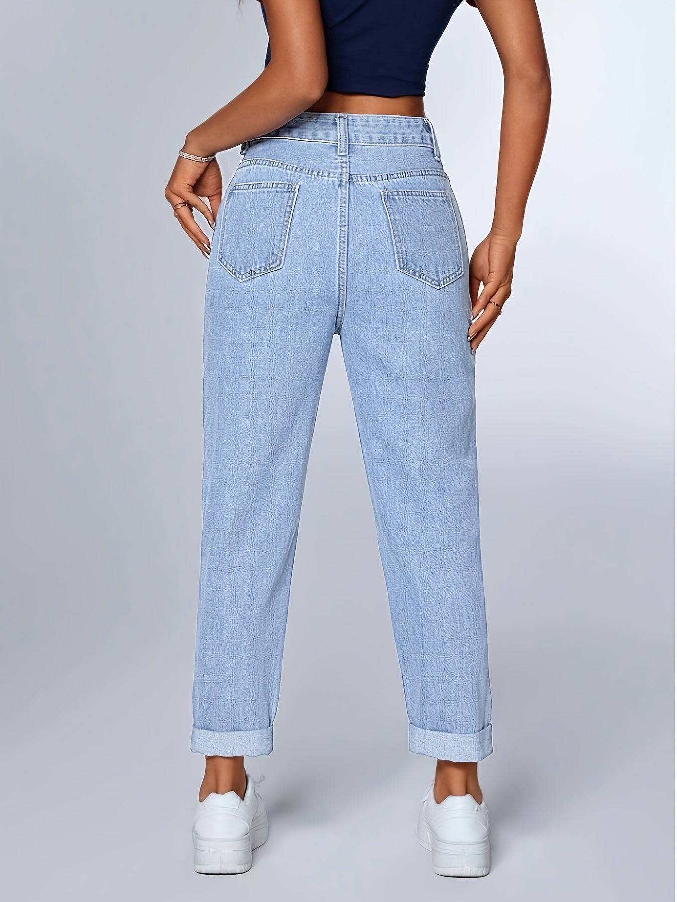 Effortless Light Blue Relaxed Mom Jeans for Women with High Waist Tapered Cuffed Hem