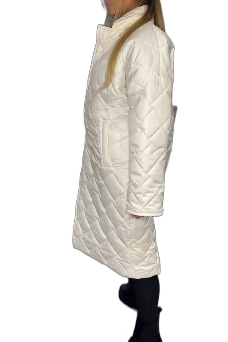 Effortless Navy Puffer Jacket for Women with High Neck Long Sleeve Quilted Casual Style