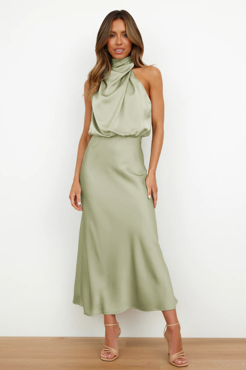 Elegant Satin Maxi Dress for Women with Halter Neck Blouson Bodice Sleeveless Formal Wedding Guest Style