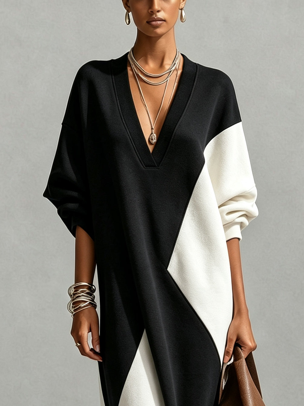 Effortless Black Colorblock Kaftan Maxi Dress for Women with V-Neck Batwing Sleeve Flowing Silhouette