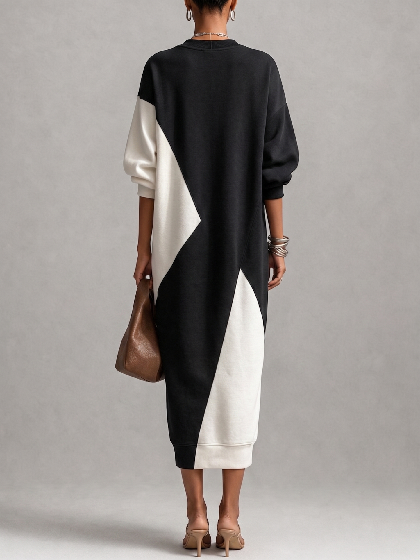 Effortless Black Colorblock Kaftan Maxi Dress for Women with V-Neck Batwing Sleeve Flowing Silhouette