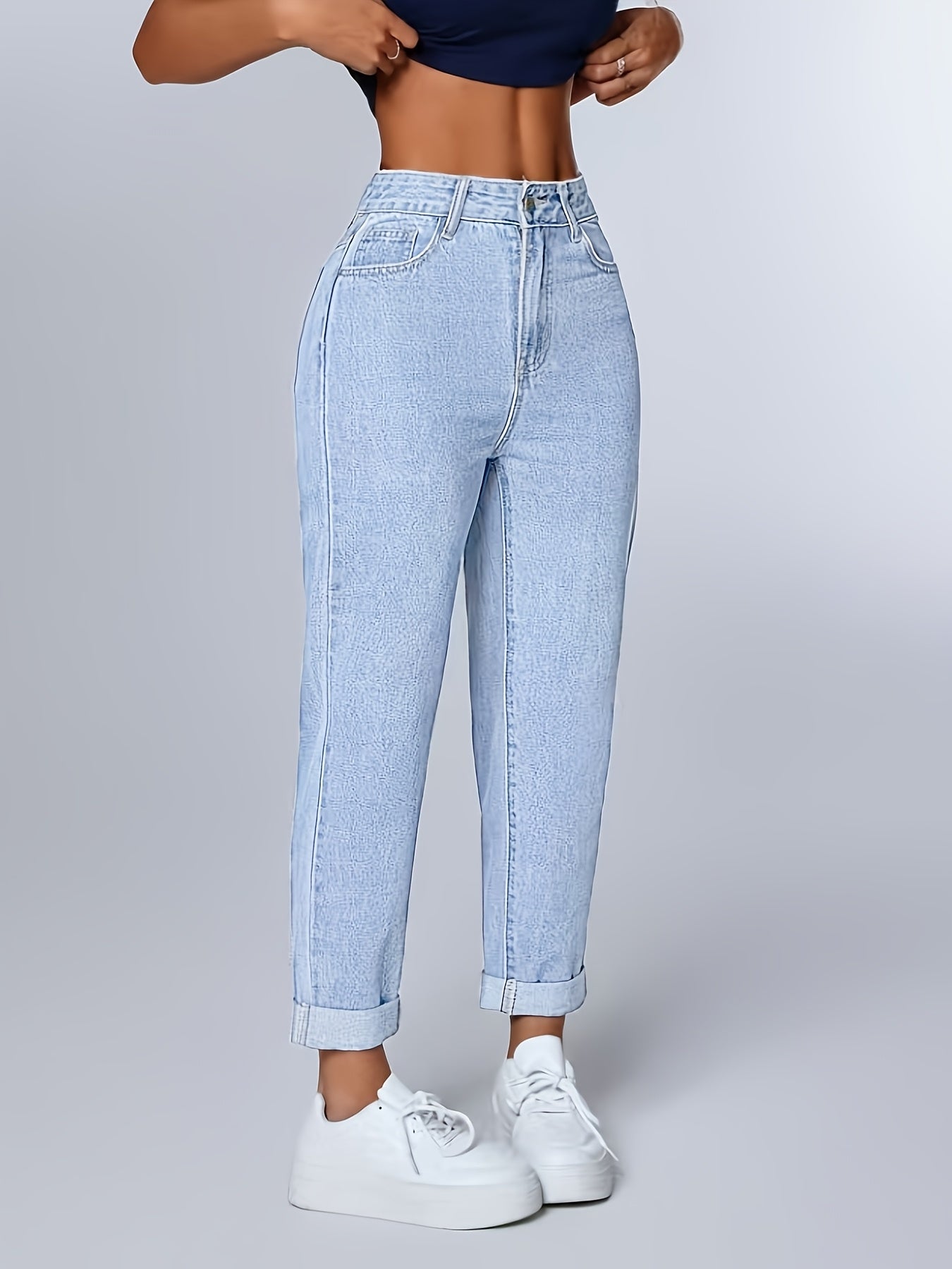 Effortless Light Blue Relaxed Mom Jeans for Women with High Waist Tapered Cuffed Hem