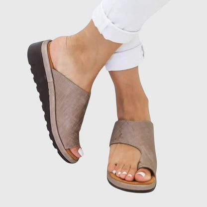 Comfortable Black Platform Sandals for Women with Slingback Open Toe Casual Style