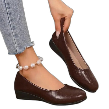 Comfortable Brown Leather Flats for Women with Pointed Toe Casual Style