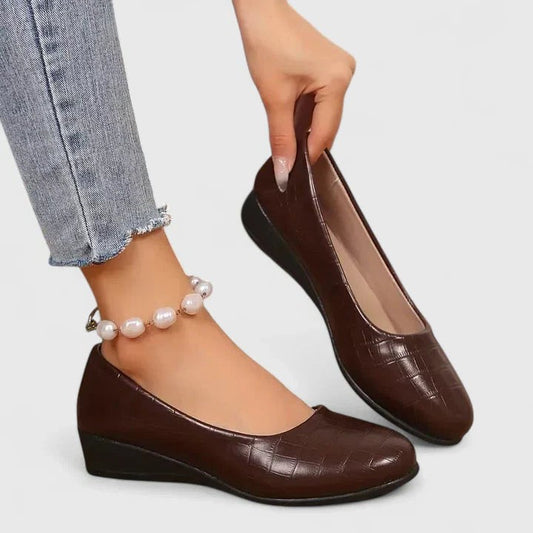 Comfortable Brown Leather Flats for Women with Pointed Toe Casual Style