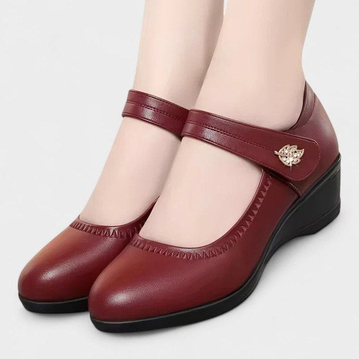 Comfortable Cream Leather Mary Jane Shoes for Women with Block Heel Closed Toe Buckle Casual Style