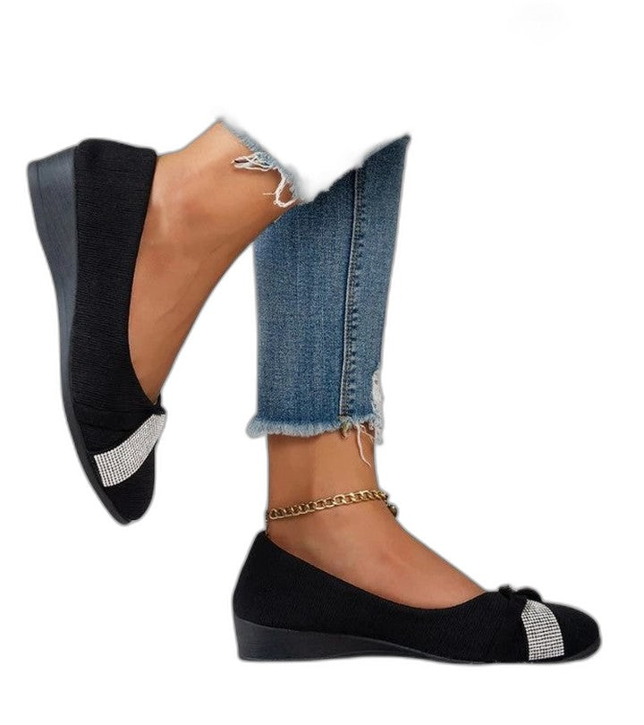Comfortable Flats for Women with Closed Toe Studded Casual Style