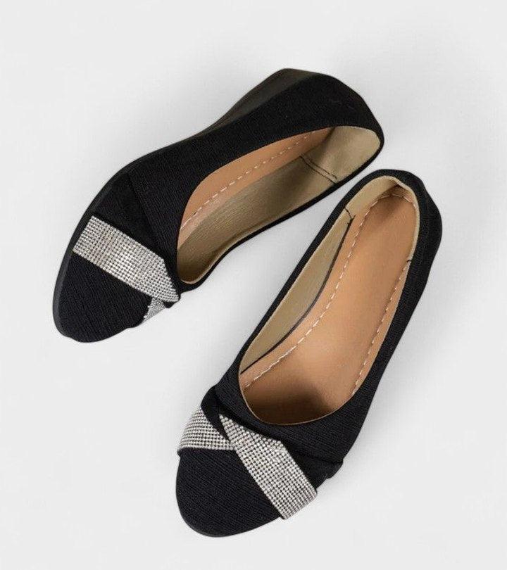 Comfortable Flats for Women with Closed Toe Studded Casual Style