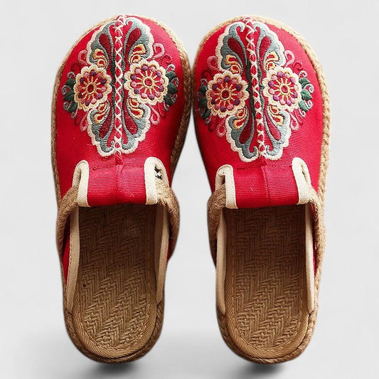 Comfortable Floral Mules for Women with Closed Toe Casual Style