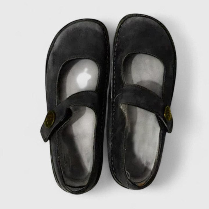 Comfortable Green Leather Mary Jane Shoes for Women with Closed Toe Buckle Casual Style
