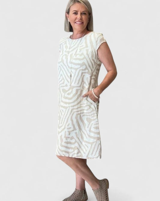 Effortless Abstract Midi Dress for Women with Crew Neck Short Sleeve Flowing Pockets Casual Style