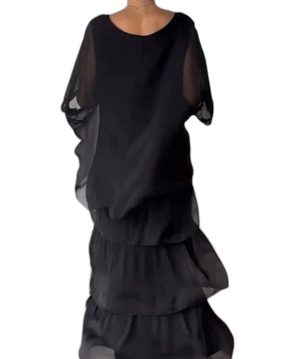 Effortless Abstract Two Piece Set for Women with Tiered Ruffle Flowing Casual Style