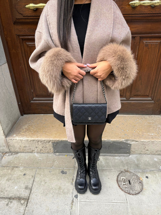 Effortless Beige Knit Coat for Women with Long Sleeve Oversized Fur Lined Casual Style