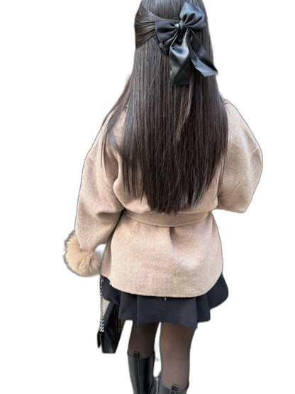 Effortless Beige Knit Coat for Women with Long Sleeve Oversized Fur Lined Casual Style