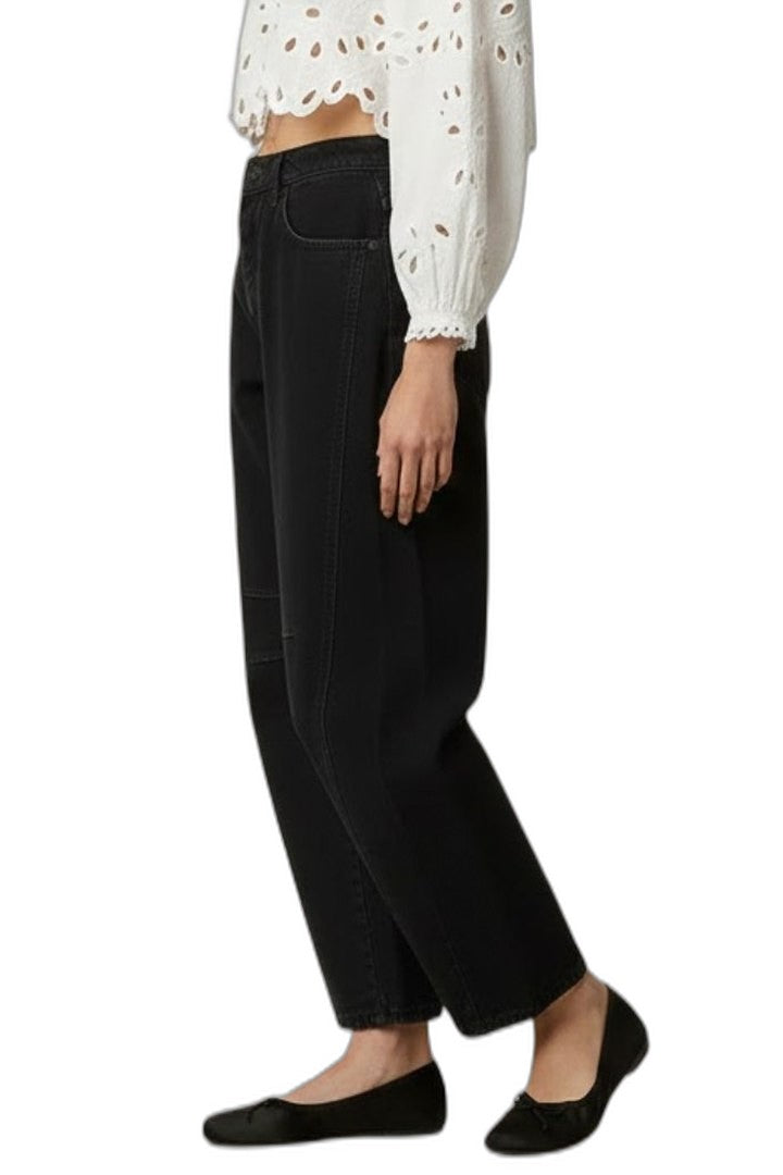 Effortless Black Denim Jeans for Women with Cropped Straight Leg Pockets Casual Style