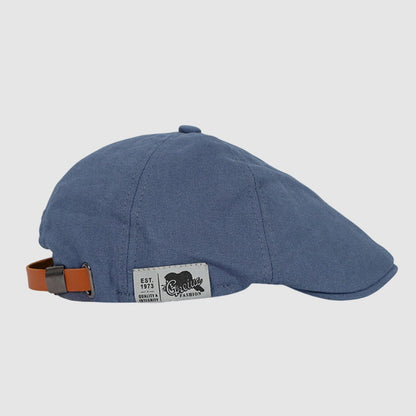 Effortless Black Hat for Women with Casual Style