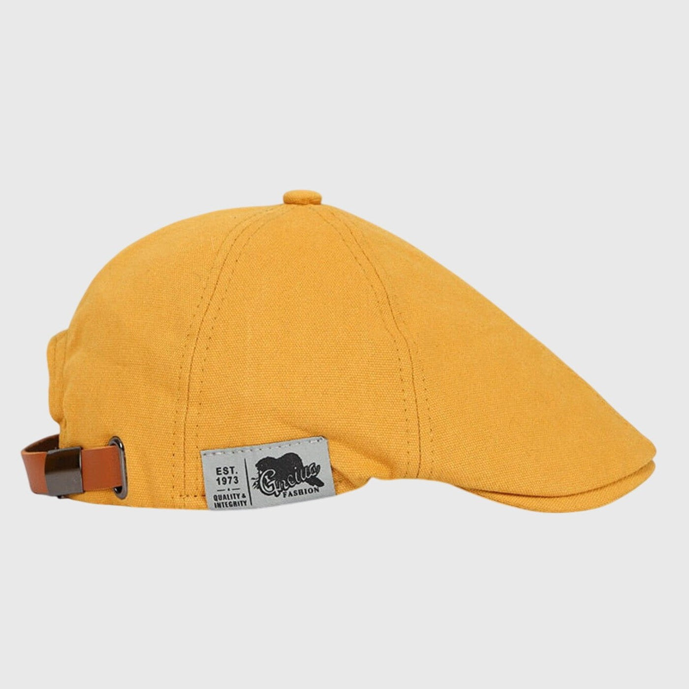 Effortless Black Hat for Women with Casual Style