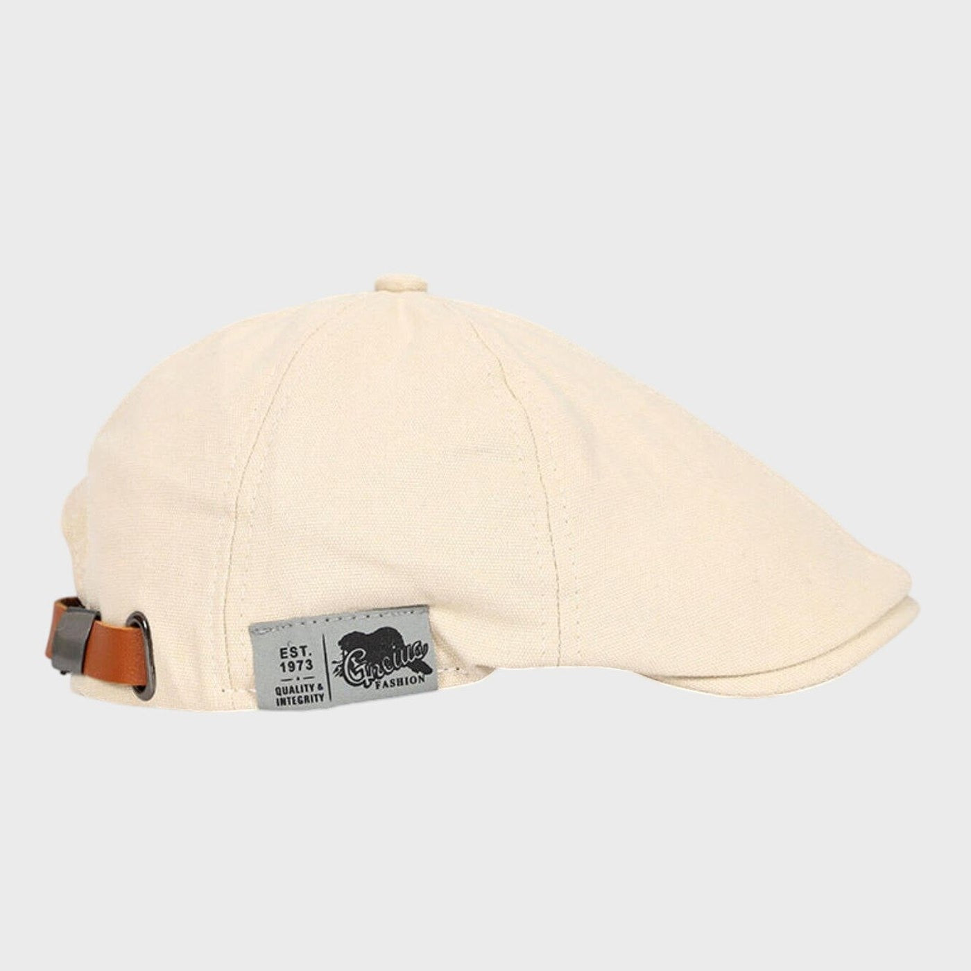 Effortless Black Hat for Women with Casual Style