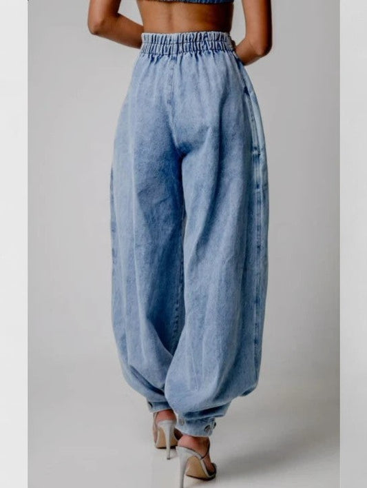 Effortless Blue Denim Jeans for Women with High Waisted Casual Style
