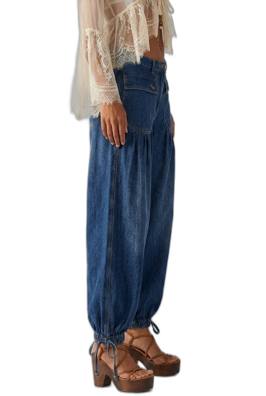 Effortless Blue Denim Jeans for Women with High Waisted Casual Style