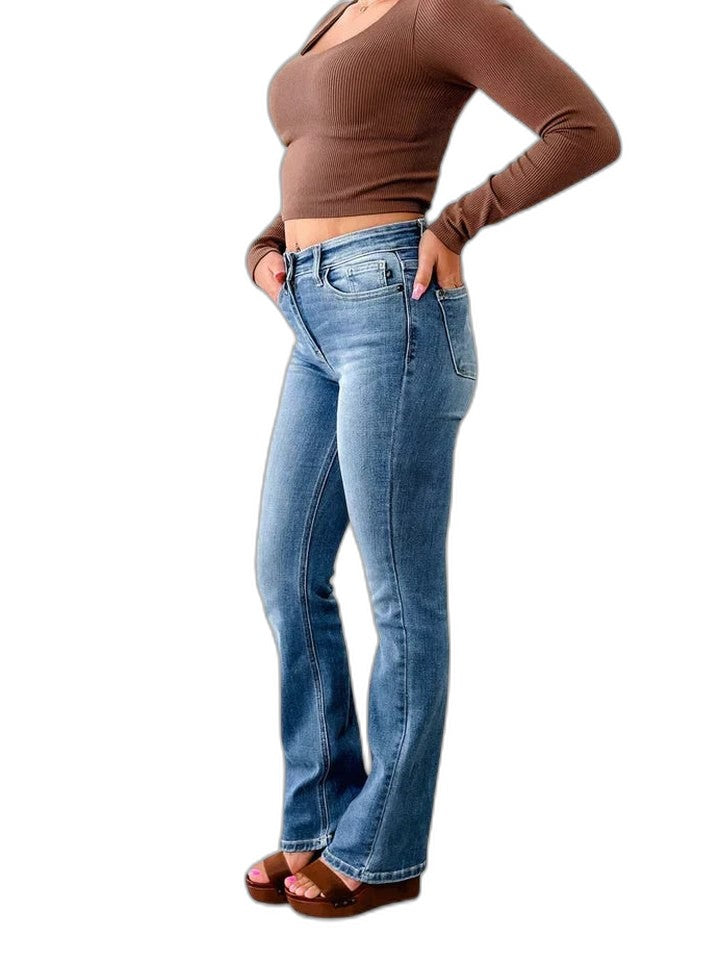 Effortless Blue Denim Jeans for Women with Straight Leg Casual Style