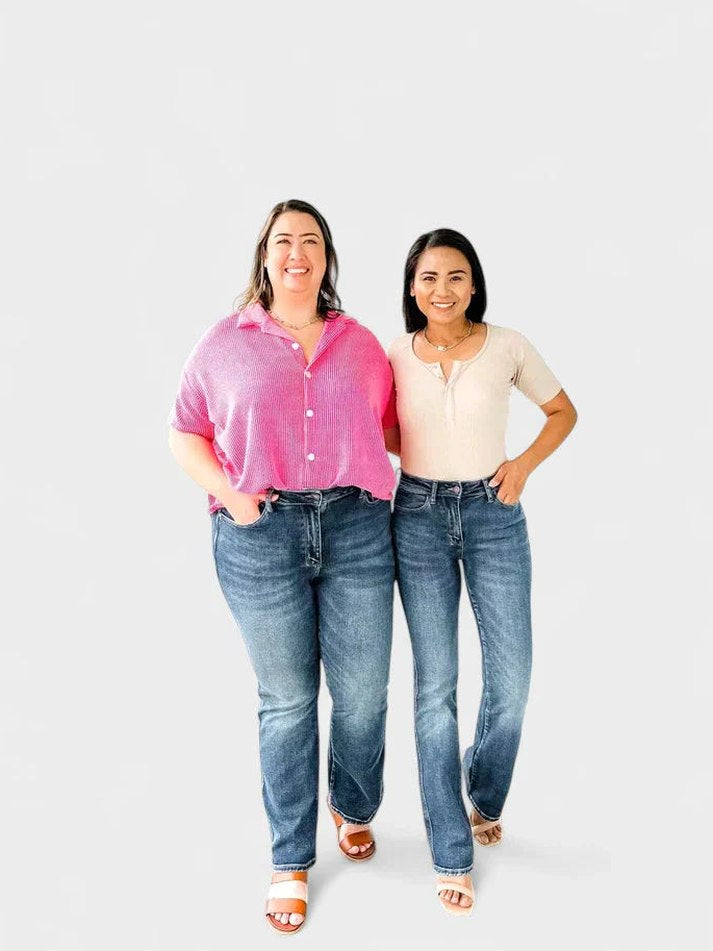 Effortless Blue Denim Jeans for Women with Straight Leg Casual Style