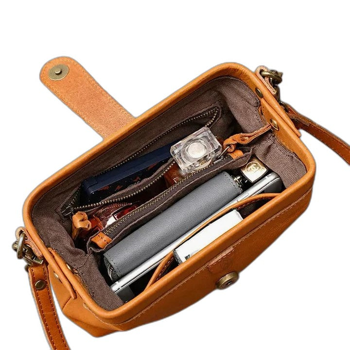 Effortless Brown Leather Crossbody Bag for Women with Casual Style