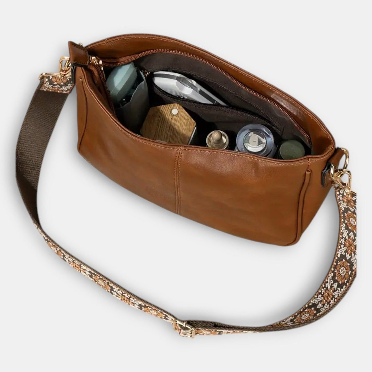 Effortless Brown Leather Crossbody Bag for Women with Casual Style