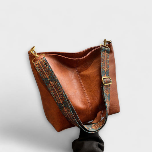 Effortless Brown Leather Shoulder Bag for Women with Casual Style