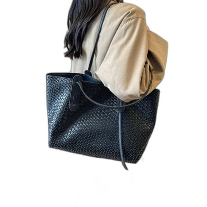 Effortless Brown Leather Tote Bag for Women with Casual Style