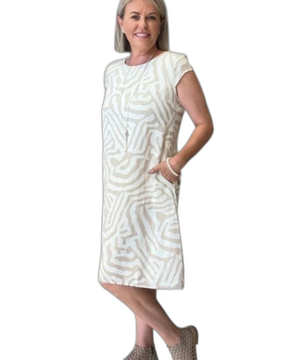 Effortless Geometric Midi Dress for Women with Crew Neck Sleeveless Flowing Pockets Casual Style