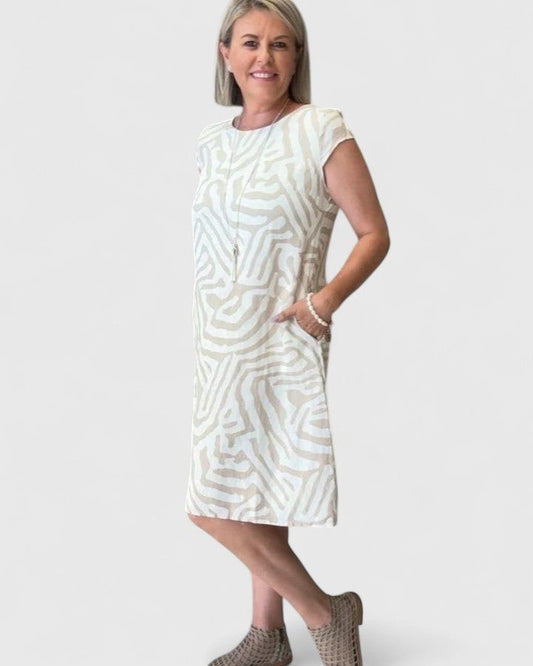 Effortless Geometric Midi Dress for Women with Crew Neck Sleeveless Flowing Pockets Casual Style