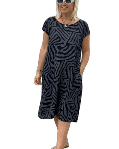 Effortless Geometric Midi Dress for Women with Crew Neck Sleeveless Flowing Pockets Casual Style