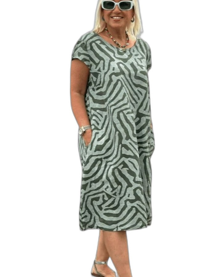 Effortless Geometric Midi Dress for Women with Crew Neck Sleeveless Flowing Pockets Casual Style