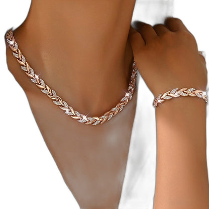 Effortless Gold Necklace for Women with Rhinestone Casual Style