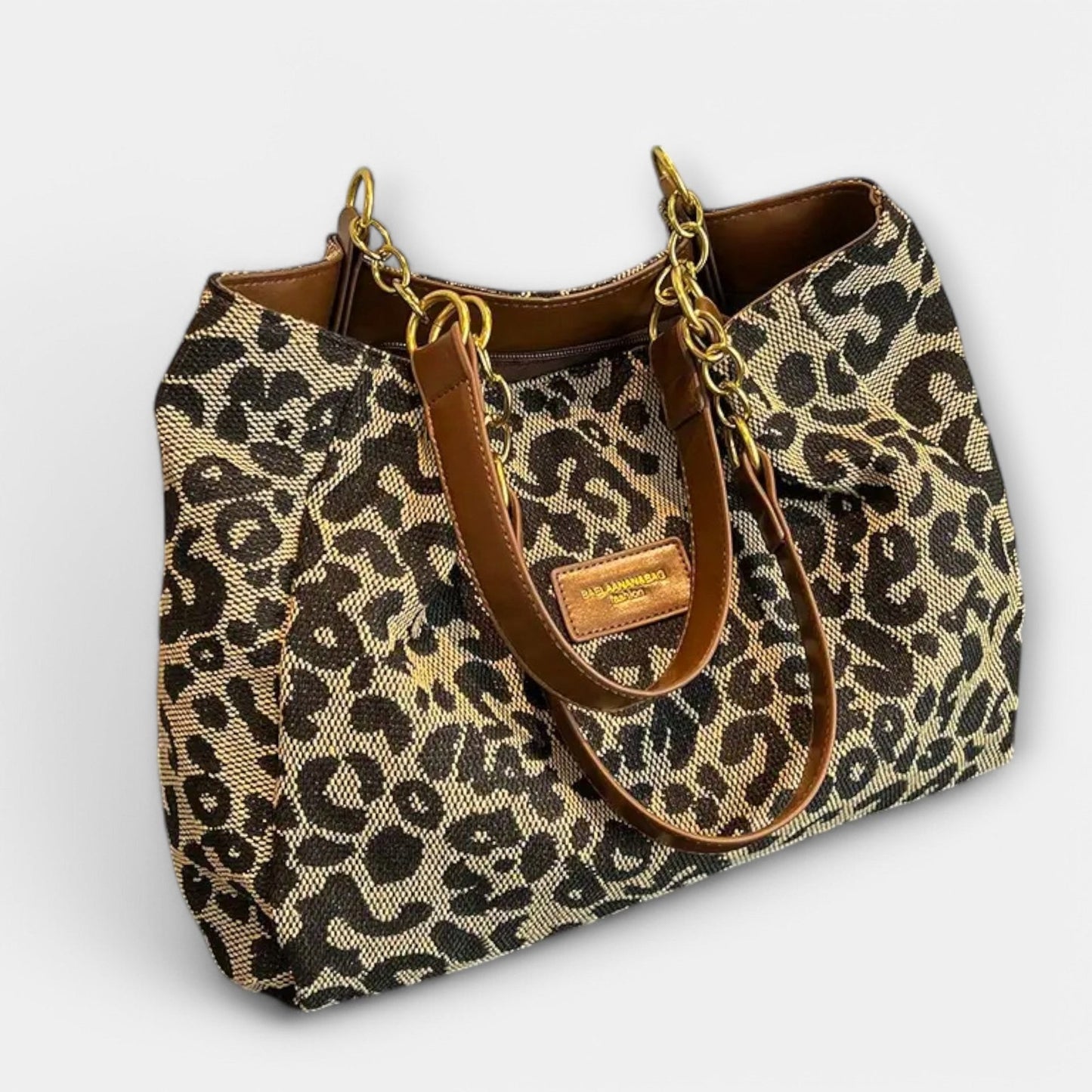 Effortless Leopard Shoulder Bag for Women with Tote Chain Strap Casual Style