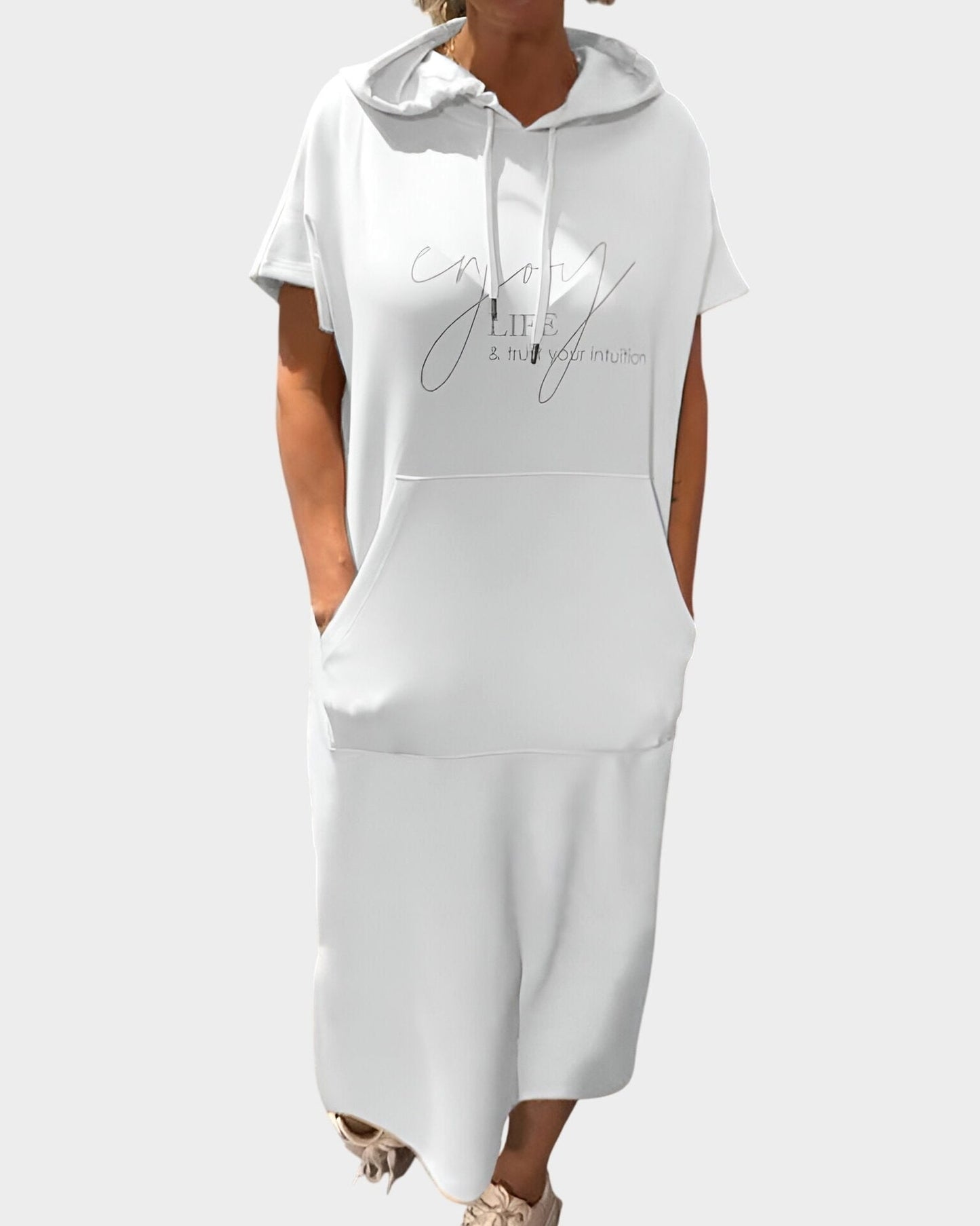 Effortless Midi Dress for Women with Crew Neck Short Sleeve Pockets Casual Style
