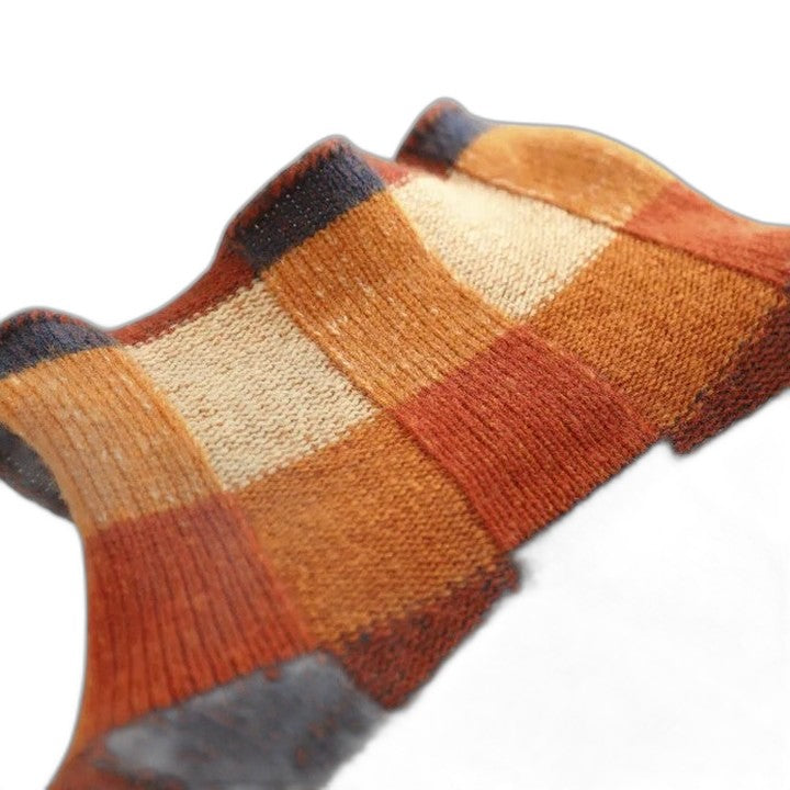 Effortless Plaid Sweater for Women with Crew Neck Long Sleeve Casual Style