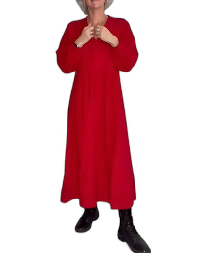 Effortless Red Knit Maxi Dress for Women with Crew Neck Long Sleeve Flowing Casual Style