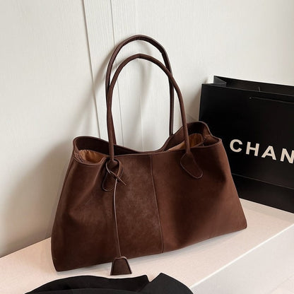 Effortless Tan Leather Tote Bag for Women with Casual Style