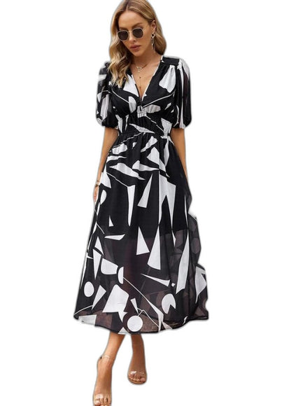 Elegant Floral Maxi Dress for Women with V Neck Short Sleeve Tiered Flowing Vacation Style