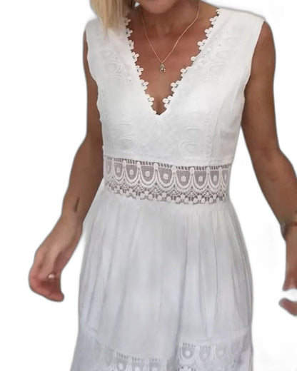 Elegant White Lace Maxi Dress for Women with V Neck Sleeveless Tiered Flowing Vacation Style